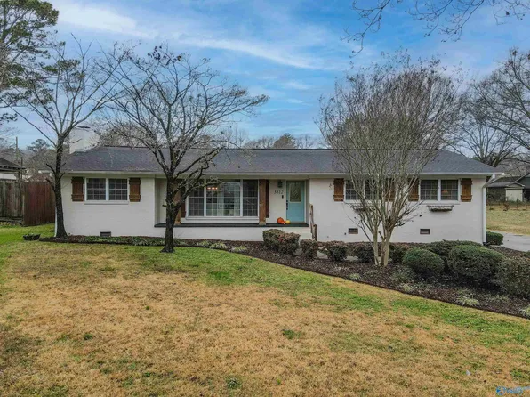 3812 Meadow Wood Cir, Guntersville, AL 35976