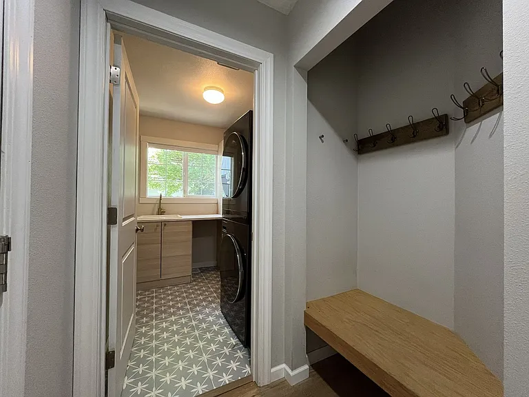 224 NW Sundown Way — Photo 47