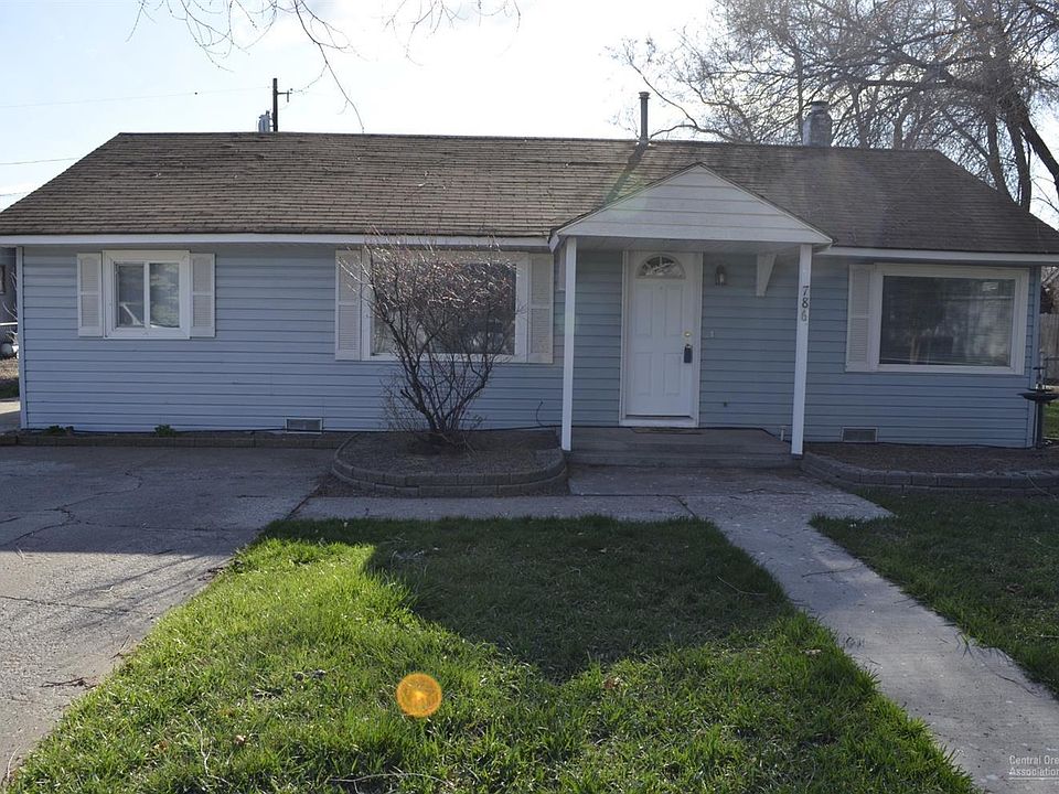 1st image of 786 SE Idlewood St