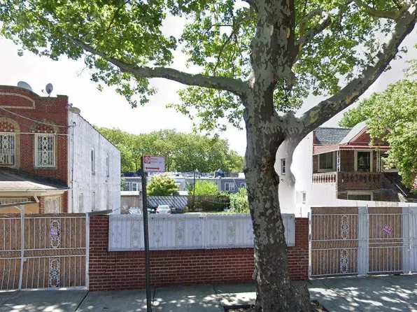1040 E 53rd St, Brooklyn, NY 11234