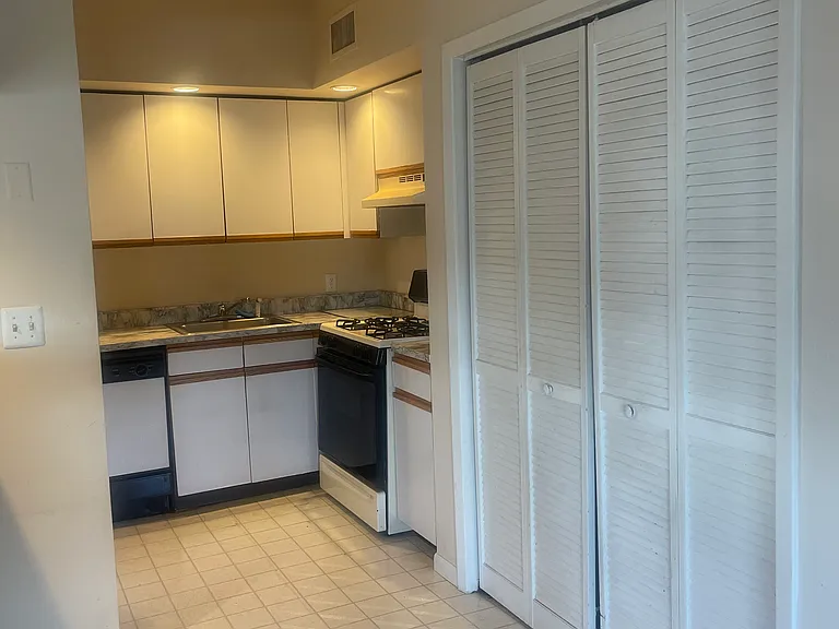 338 President St #3 — Photo 7