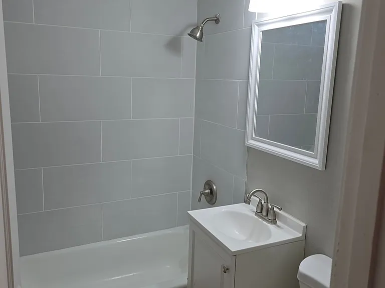 Lower East Side Milwaukee Studio and One bed Apartments- Flexible Lease Terms — Photo 11