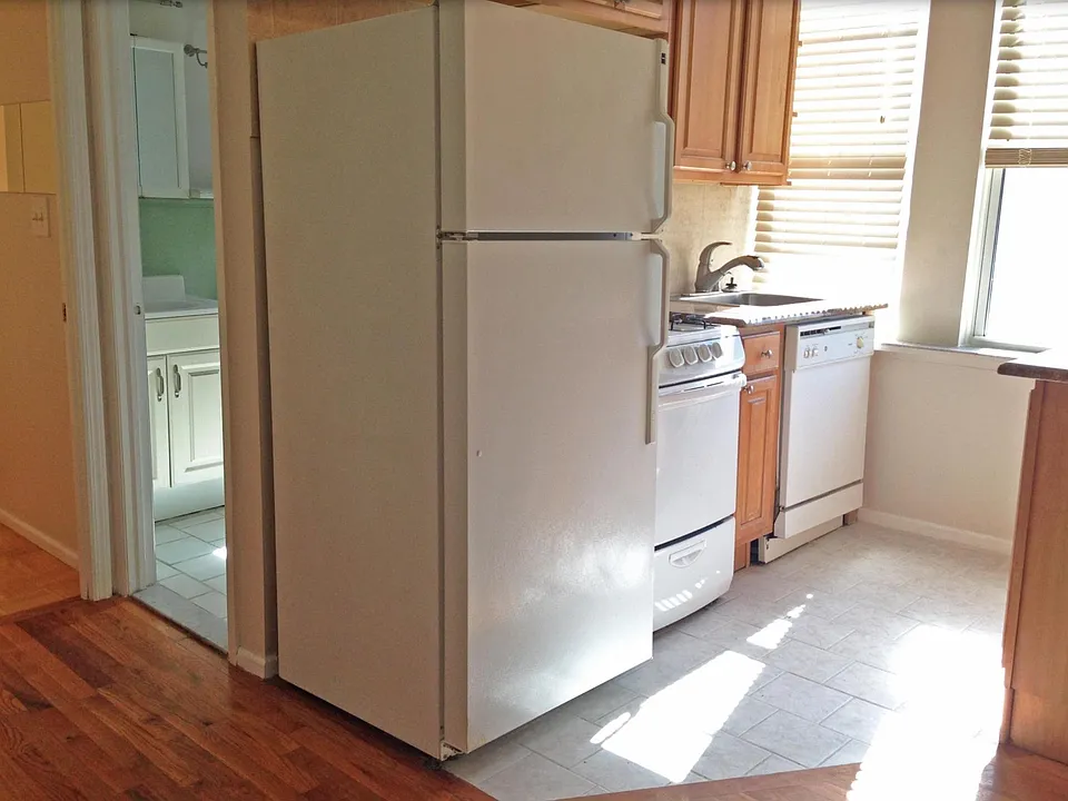 734 Adams St #4A