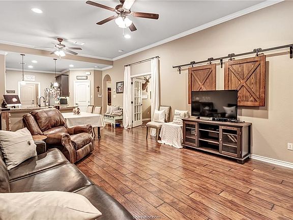 5th image of 3829 Silverthorne Ln