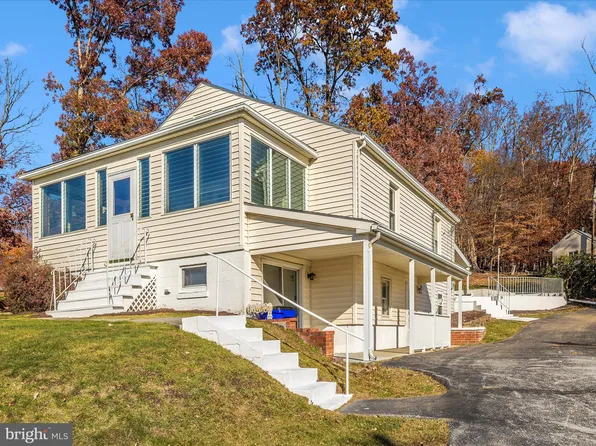 9706 Hall Rd, Frederick, MD 21701