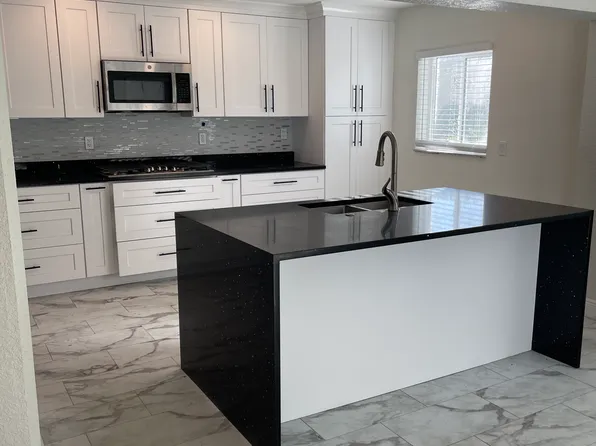 365 NW 4th Ct, Deerfield Beach, FL 33441