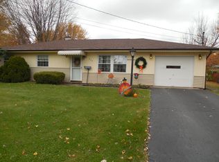 975 Biscayne Dr, Hermitage, PA 16148