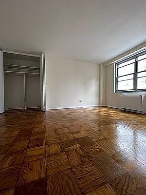 4th image of 250 E 63rd St #10H