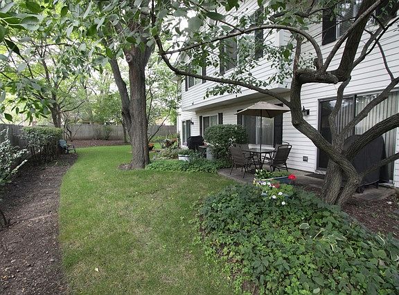 3rd image of 587 Willowcreek Ct