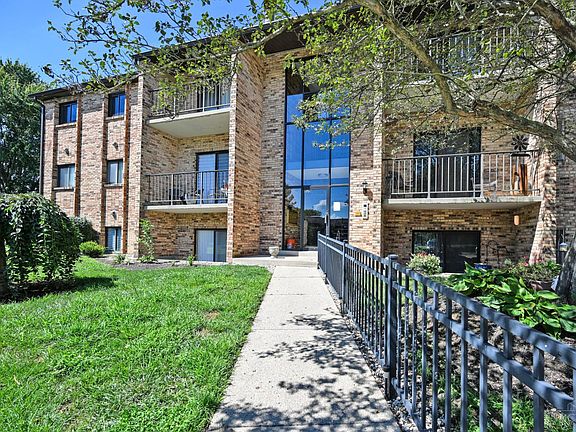 2nd image of 539 Davis Rd APT 1