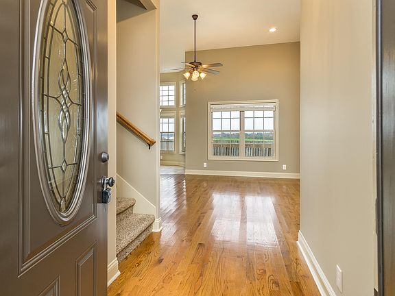 3rd image of 1904 Apache Way