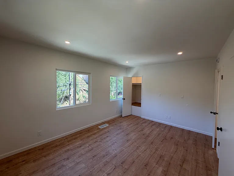 8535 Lookout Mountain Ave — Photo 24