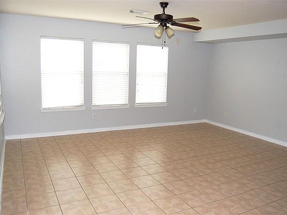 4th image of 1127 Concord Pl