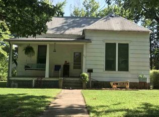 517 E Main St, Sterling, KS 67579