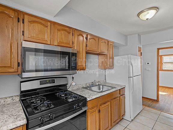 2nd image of 405 Cameron Rd