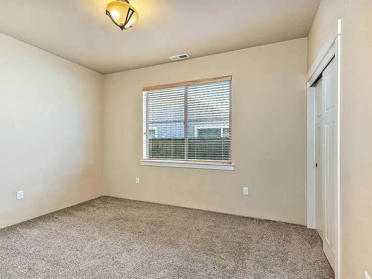2436 Bridgewater Way — Photo 16