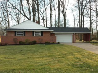 3020 Woodview Dr, Broadview Heights, OH