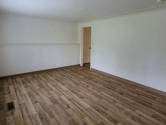 5th image of 4806 15th Ave SE