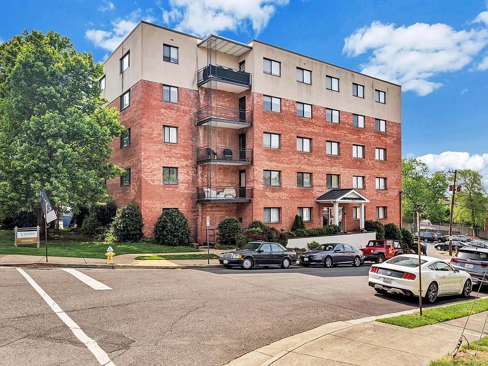1st image of 2055 N Vermont St APT 401