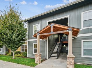 690 SE 5th Ave #104, Hillsboro, OR 97123