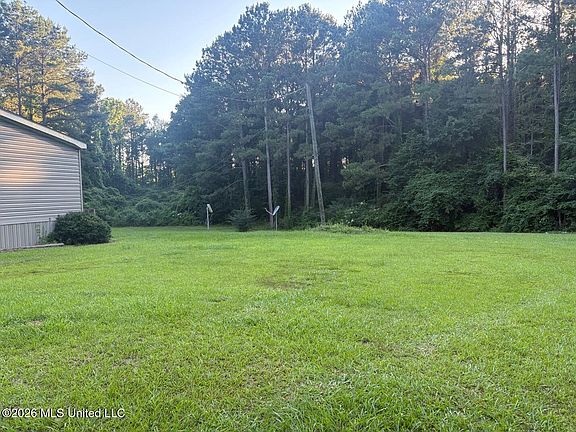 3rd image of 1612 Shelby Ln SW