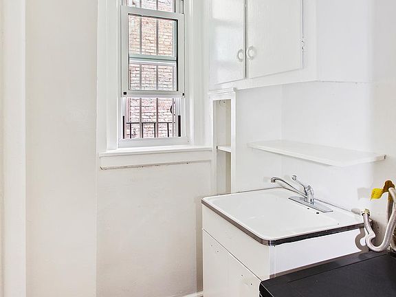 4th image of 325 E 77th St APT 2A