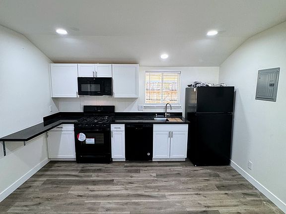 3rd image of 467 S Buena Vista Ave APT 16