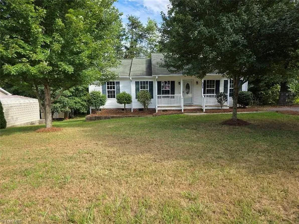 2125 Olive Dr, Reidsville, NC 27320