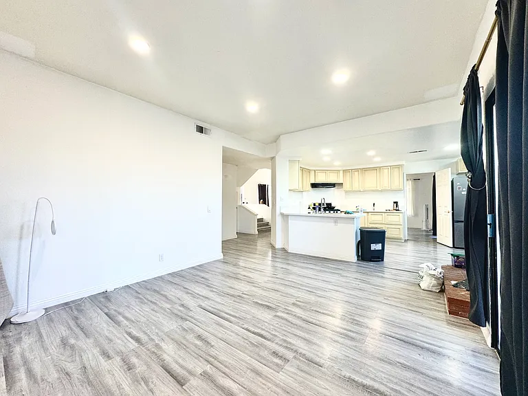 6250 Fleetwood Ln — Photo 7