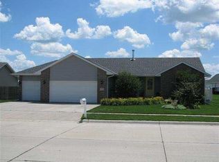 1707 E 46th Street Pl, Kearney, NE 68847