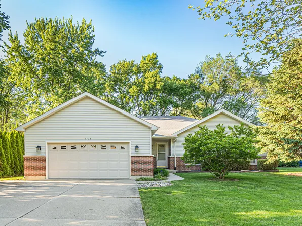 4176 Kenwood Ave, Gurnee, IL 60031