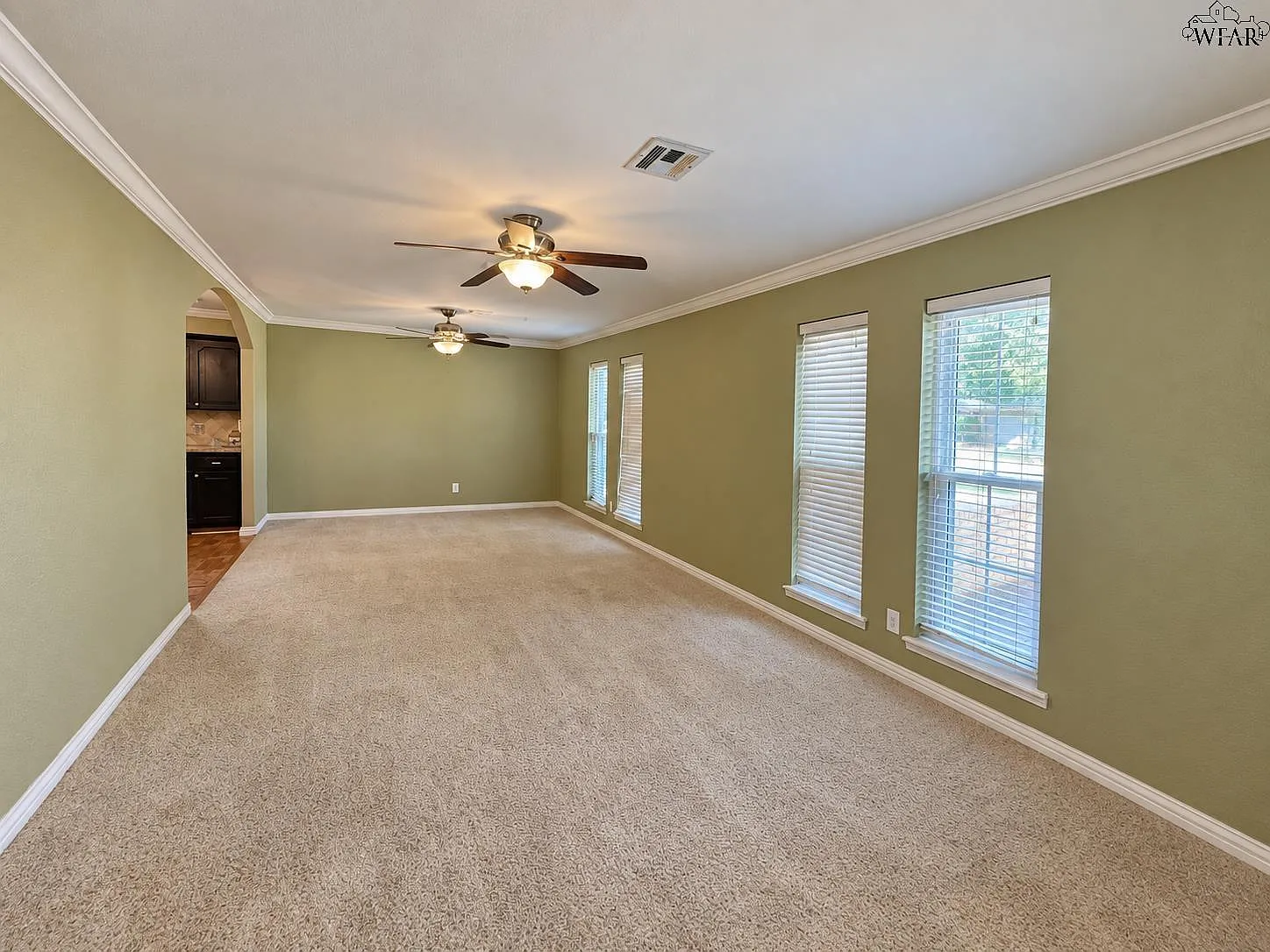 4 bed, 2.5 bath, 2137 sqft, $2,300 — Photo 4