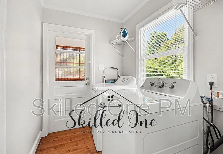 1100 Glenwood Ave — Photo 3