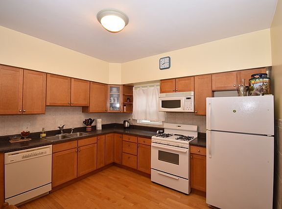 4th image of 3044 N Menard Ave