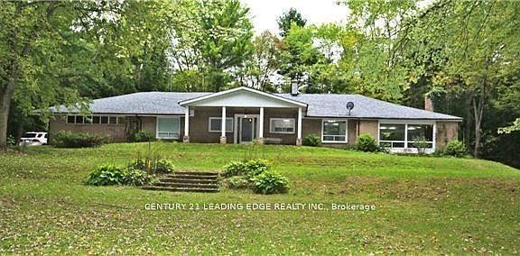 4th image of 4035 Aurora Rd