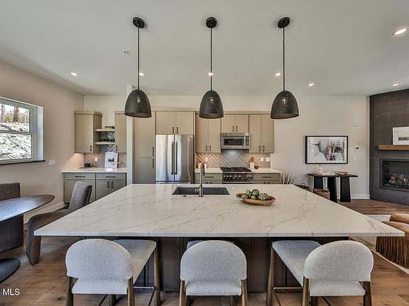 5th image of 505 Grand Avenue #1