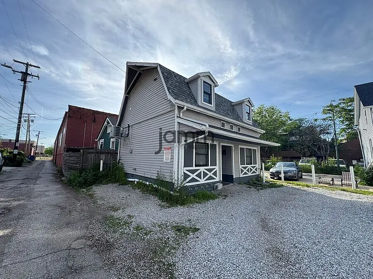 1966 Randall Rd #5 — Photo 2