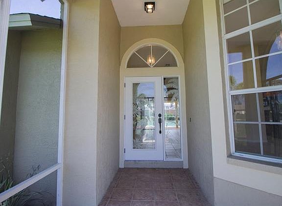 4th image of 1001 SW 36th St