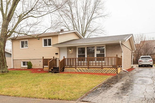 1st image of 648 Lexington Dr