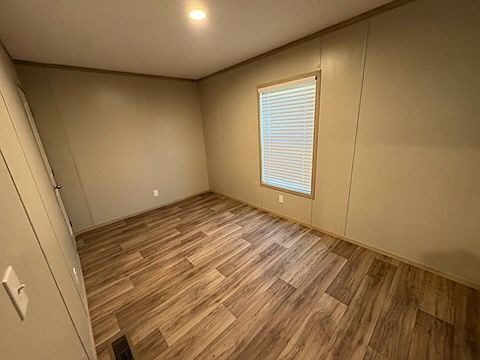 4th image of 1339 Rock Rd