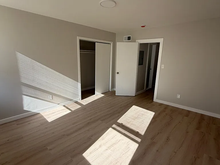 717 Clinton St #14 — Photo 5