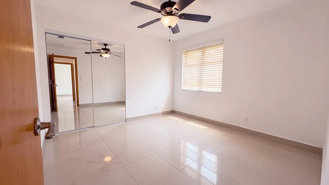 3 bed, $2,900 — Photo 2
