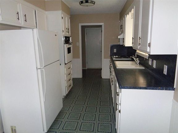 5th image of 4634 Pamela Dr