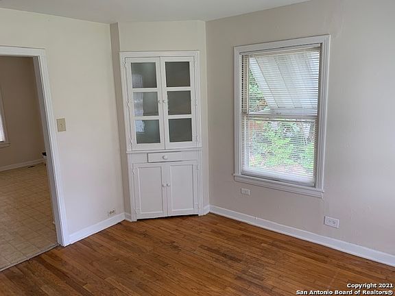 4th image of 128 Bryn Mawr Dr