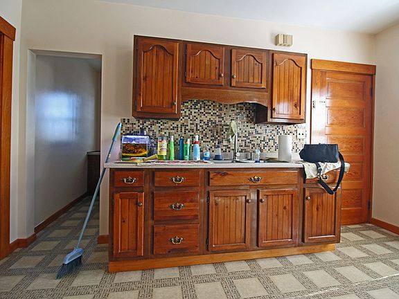 2nd image of 81 Greely St #2