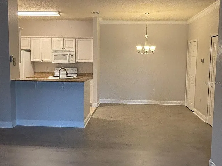 417 Southern Pecan Cir #207-207-207 — Photo 3