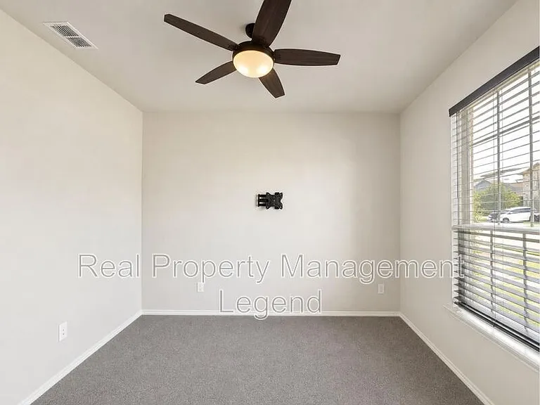 5601 Portola Ln — Photo 8