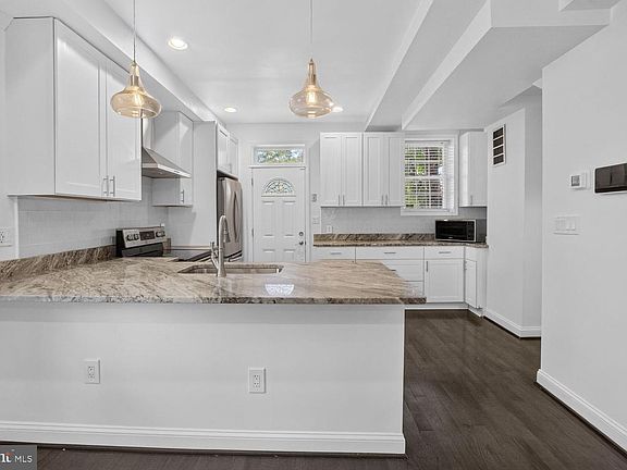 5th image of 6207 8th St NW