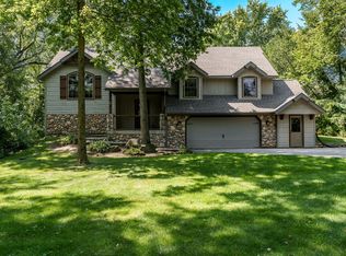 10784 Kristi Hills Dr, Roscoe, IL 61073