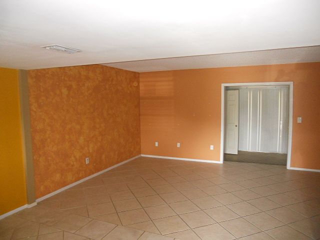 2nd image of 10111 Lake Oak Cir